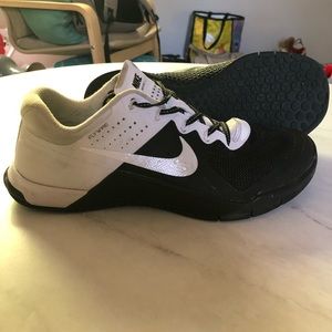 Nike Shoes - Nike Metcon 2 - Black/White Nike Shoes - Nike Metcon 2 - Black/White